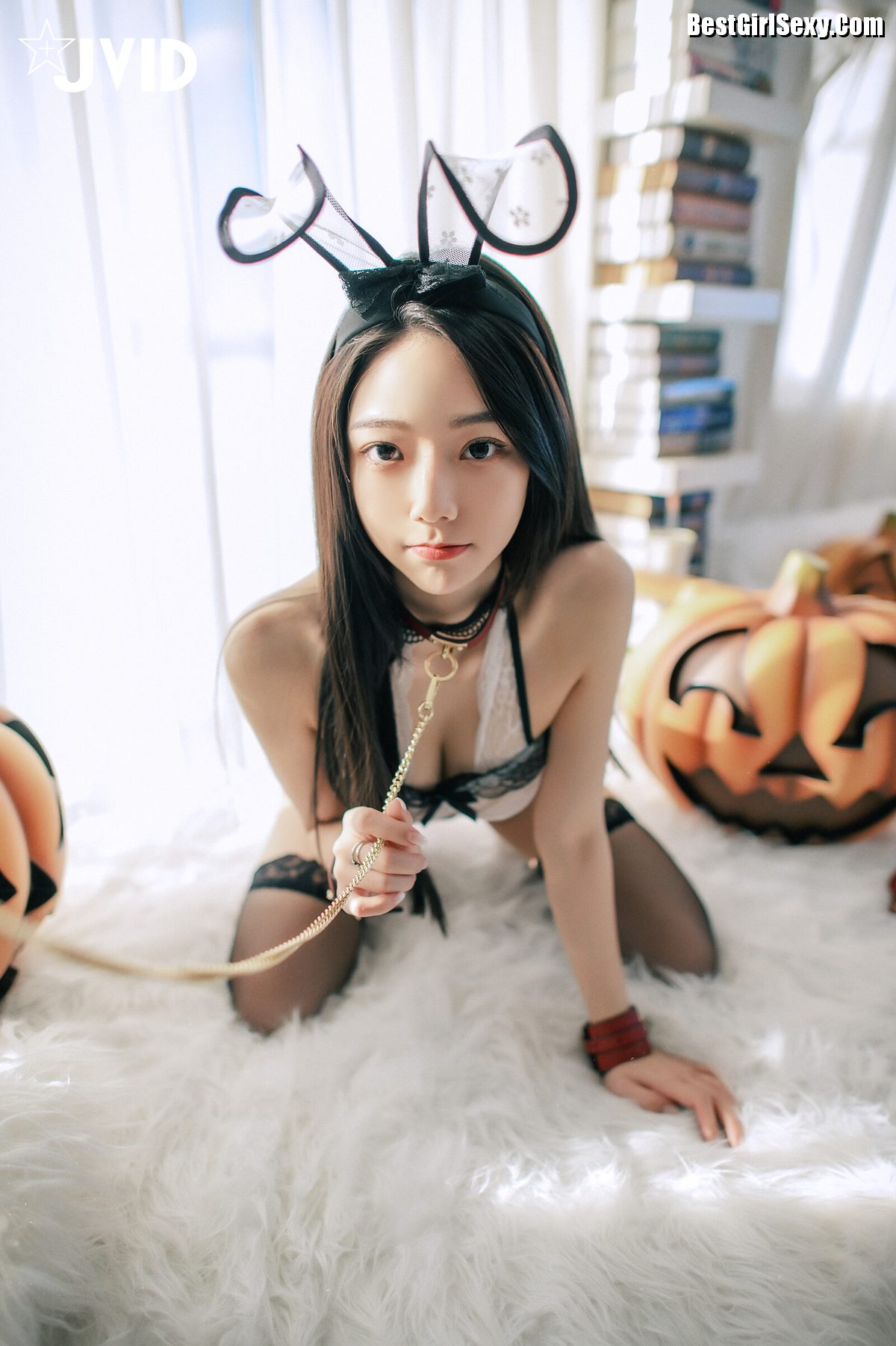 JVID Jiu Jiu 啾啾 School Girl Turns Into Devil Bunny A 0038 2561780386.jpg