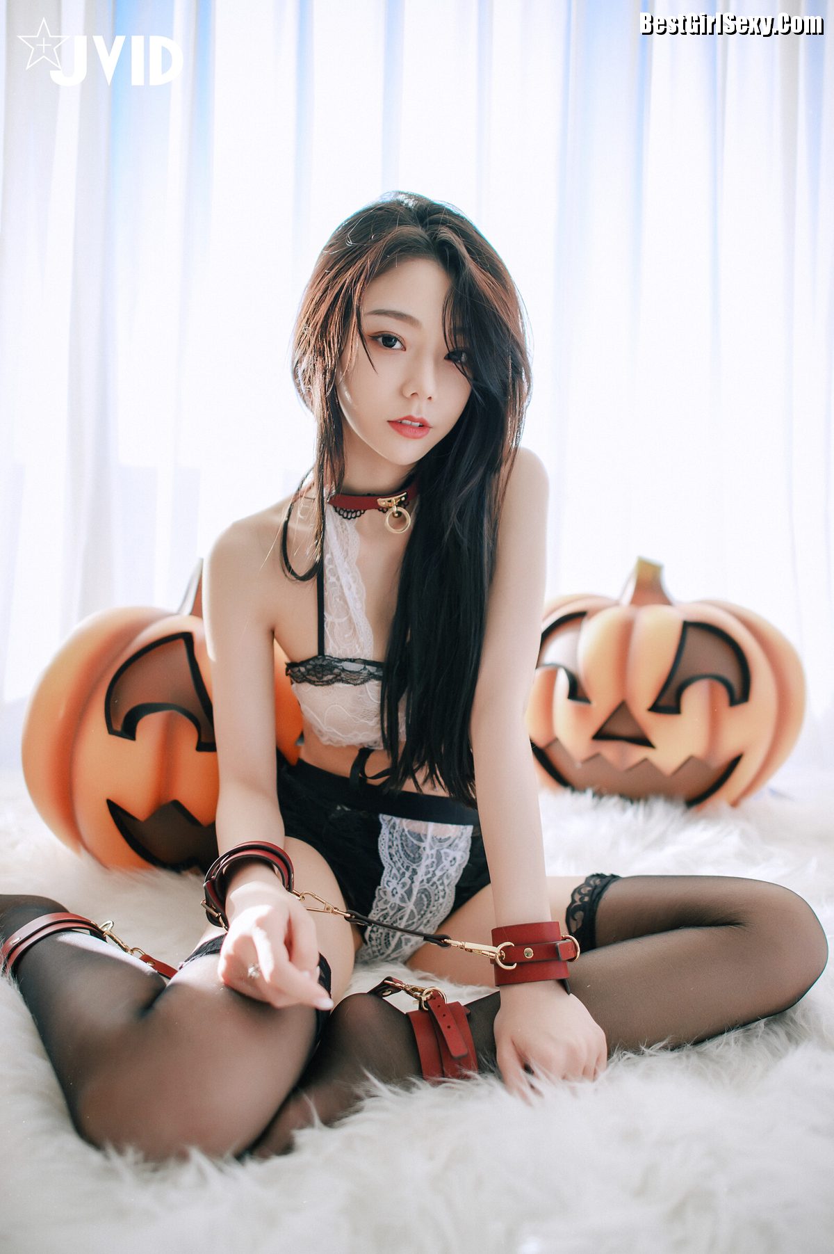JVID Jiu Jiu 啾啾 School Girl Turns Into Devil Bunny B 0046 6564429468.jpg