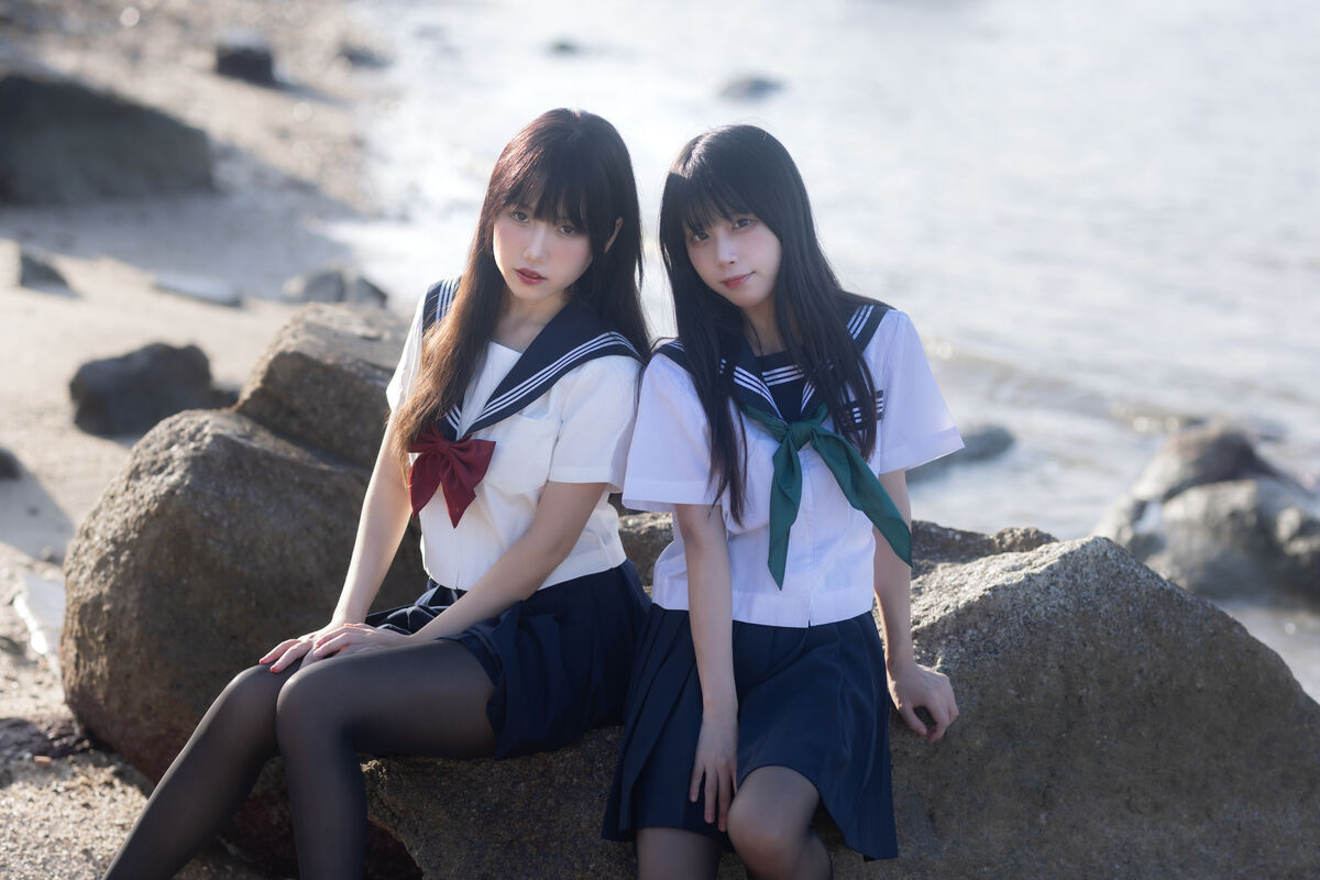 Coser@不呆猫 And 三無人型 水手服百合黑丝 0001 5487800598.jpg