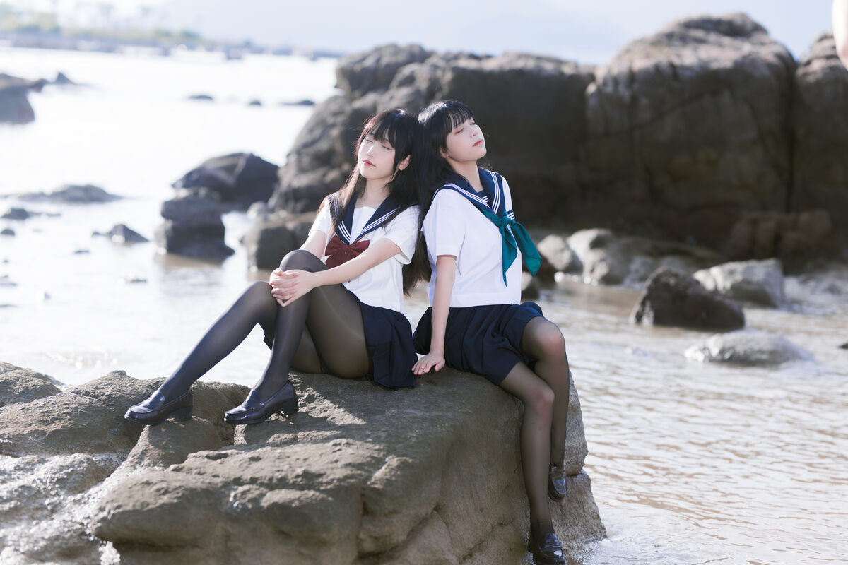 Coser@不呆猫 And 三無人型 水手服百合黑丝 0006 3031636604.jpg