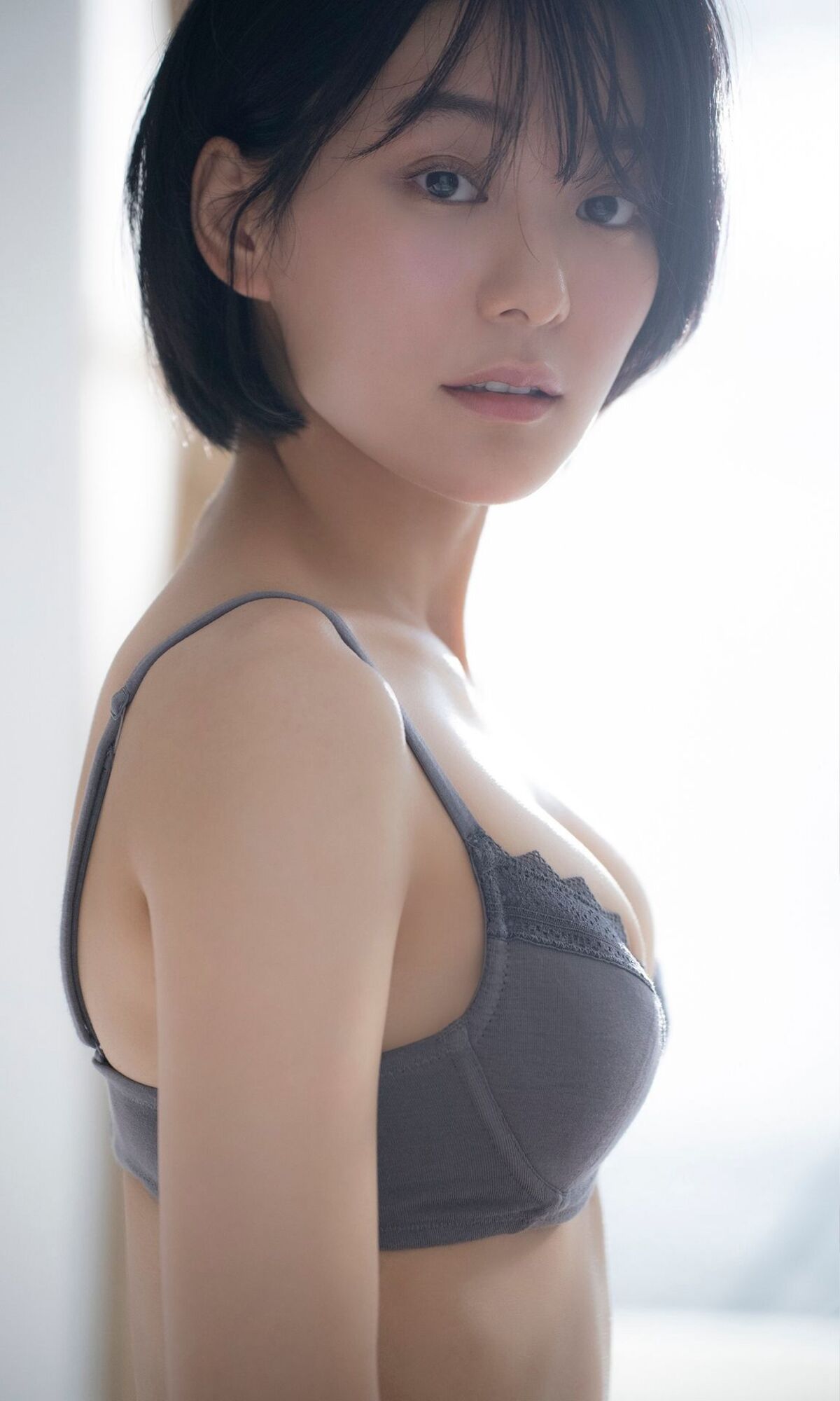 Digital Limited Momoko Arata 新田桃子 Donbra Actress Playing Three Roles First Gravure 0033 8186340314.jpg